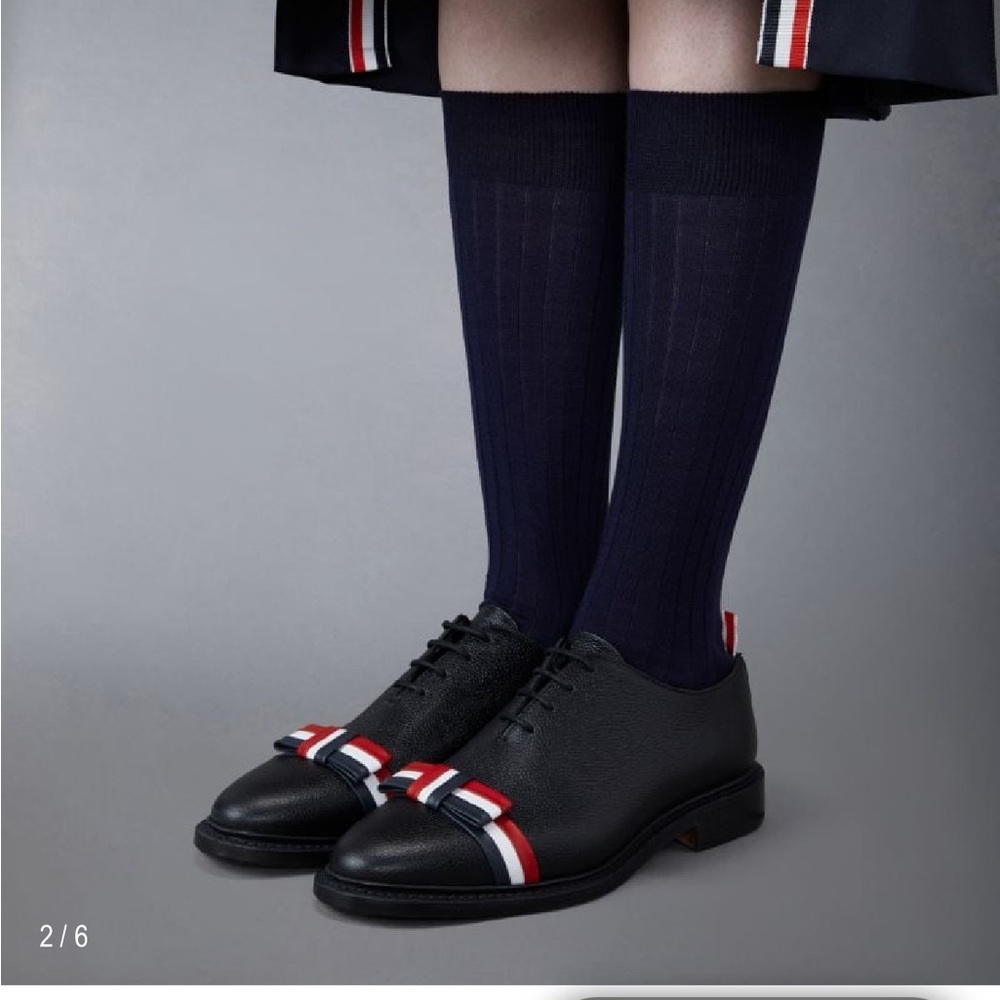 Thom brown new york, pebble grain bow wholecut shoe